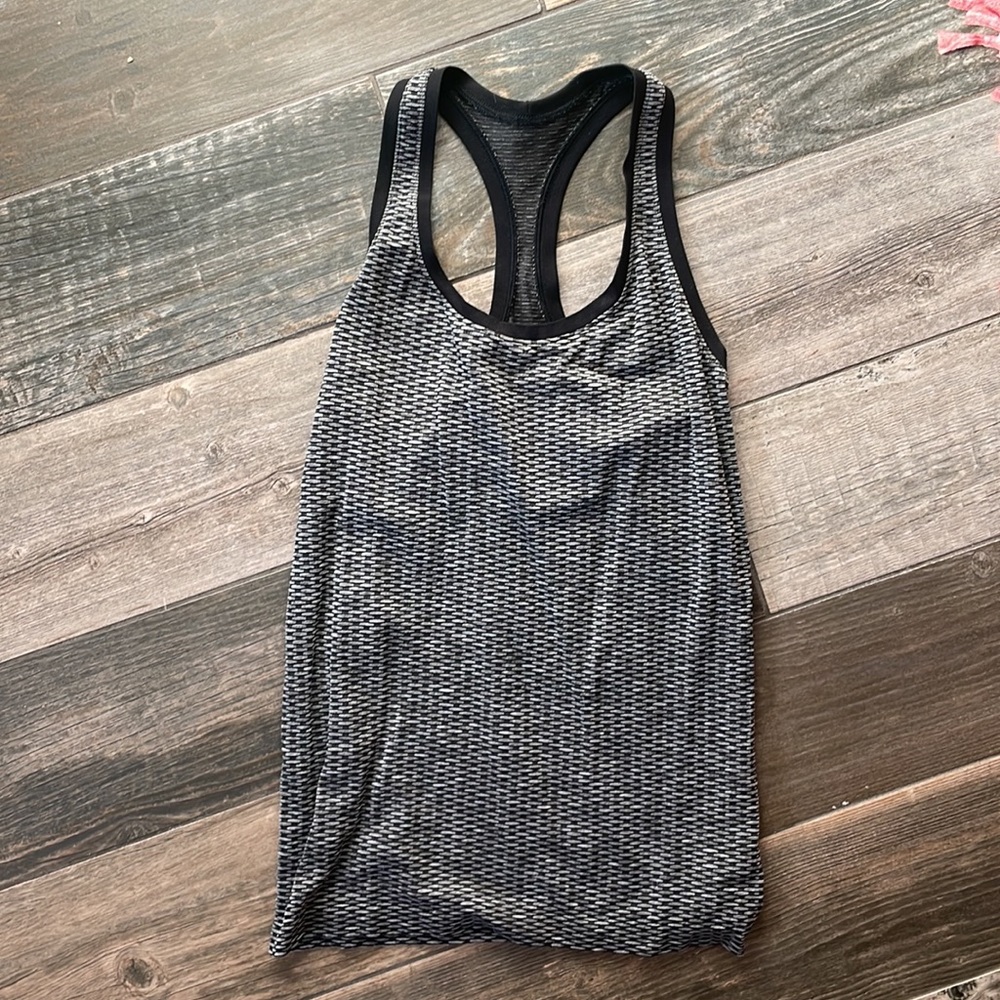 Victoria sport VSX sport black and gray athletic tank top